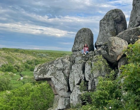 Dievča na skale